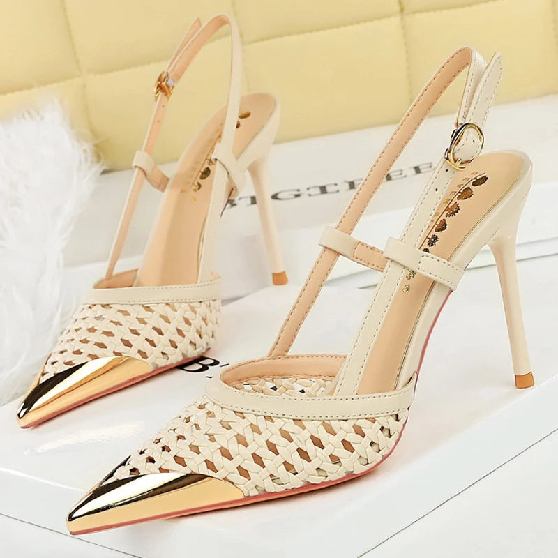 Success Chaser! Metal pointed tip High Heels